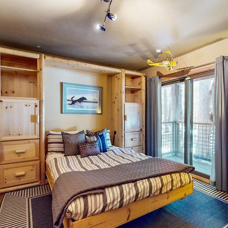 Tastefully-Updated, Classic Tahoe Family Home Truckee Exterior foto