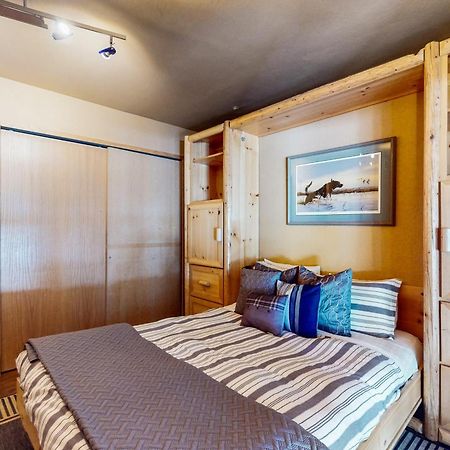 Tastefully-Updated, Classic Tahoe Family Home Truckee Exterior foto