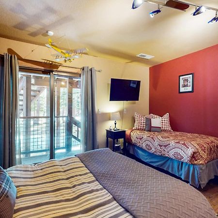 Tastefully-Updated, Classic Tahoe Family Home Truckee Exterior foto