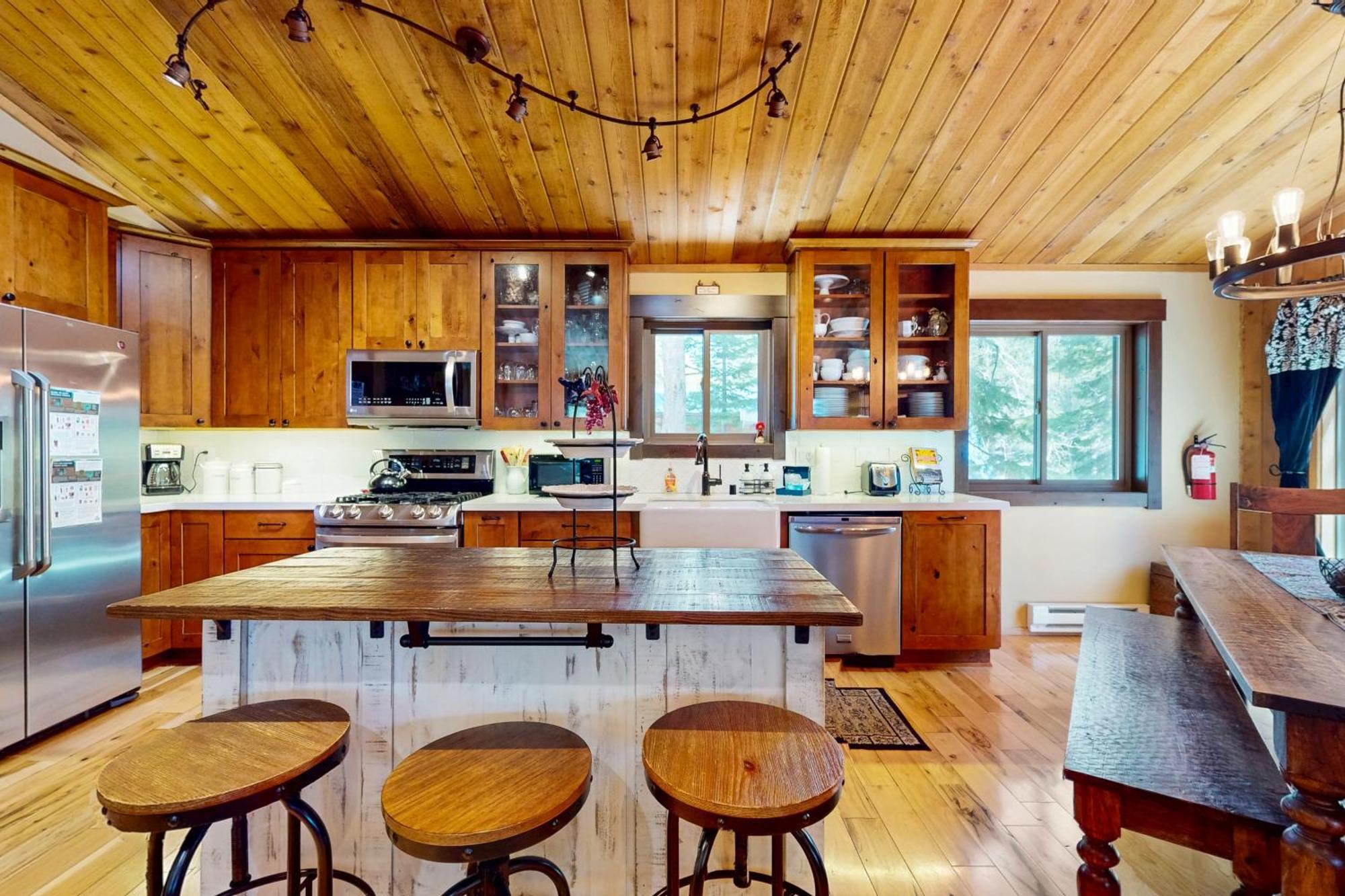 Tastefully-Updated, Classic Tahoe Family Home Truckee Exterior foto